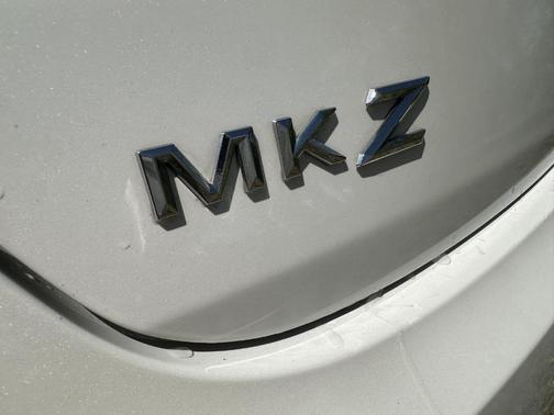 White Platinum Tri-Coat Metallic 2017 Lincoln MKZ Reserve