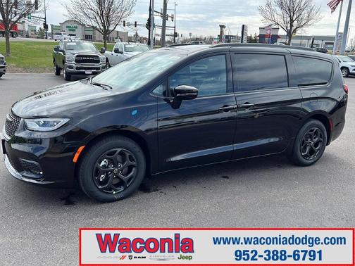 2025 Chrysler Pacifica Hybrid Select
