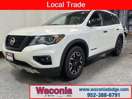 2020 Nissan Pathfinder SV