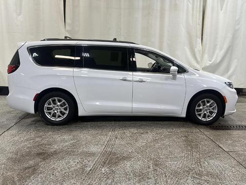 2021 Chrysler Pacifica Touring-L