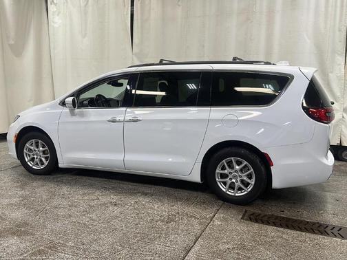 2021 Chrysler Pacifica Touring-L