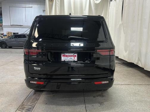 2023 Jeep Wagoneer Series II