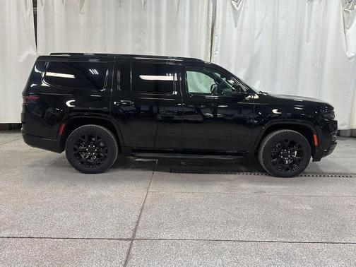 2023 Jeep Wagoneer Series II