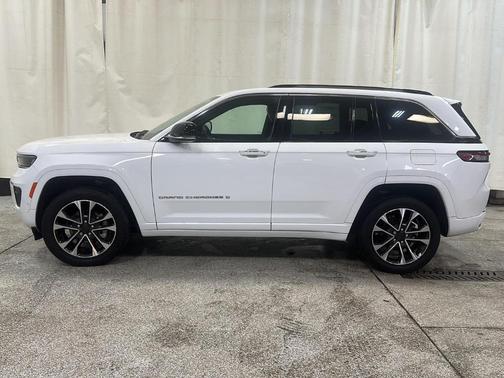 2022 Jeep Grand Cherokee Overland