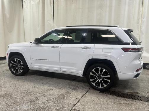 2022 Jeep Grand Cherokee Overland
