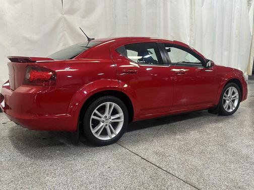 Redline 2 Coat Pearl 2011 Dodge Avenger Heat