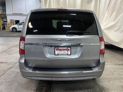 2014 Chrysler Town & Country Touring-L