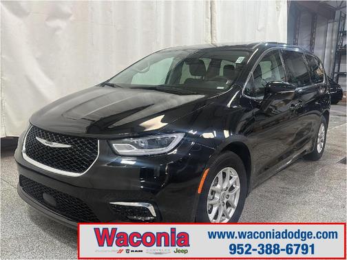 2024 Chrysler Pacifica Touring-L