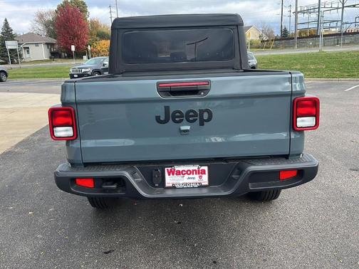 2025 Jeep Gladiator Sport
