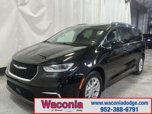 2022 Chrysler Pacifica Touring-L