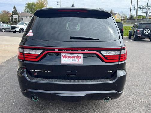 DB Black Clearcoat 2026 Dodge Durango GT Plus HEMI V8