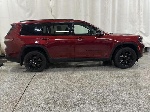 Velvet Red Pearlcoat 2023 Jeep Grand Cherokee L Laredo