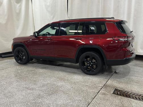Velvet Red Pearlcoat 2023 Jeep Grand Cherokee L Laredo