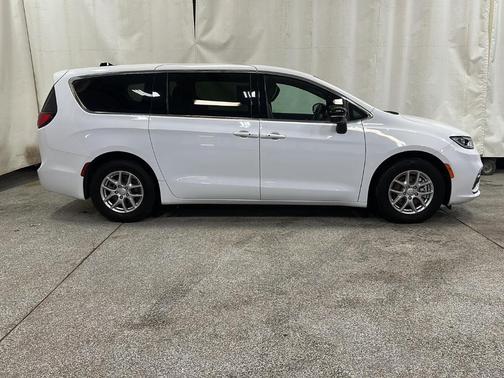 Bright White Clearcoat 2025 Chrysler Pacifica Select