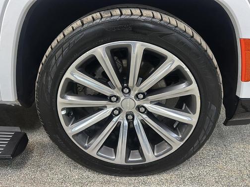 2023 Jeep Grand Wagoneer L Series II