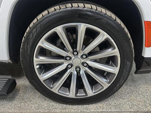 2023 Jeep Grand Wagoneer L Series II