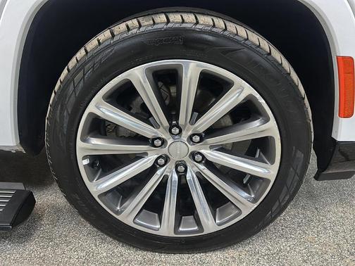 2023 Jeep Grand Wagoneer L Series II