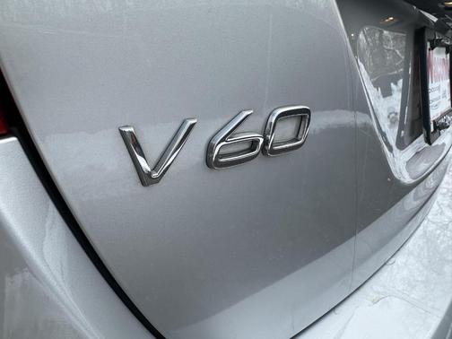 2017 Volvo V60 Cross Country T5