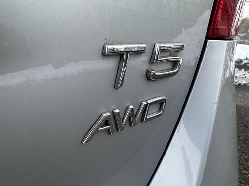 2017 Volvo V60 Cross Country T5