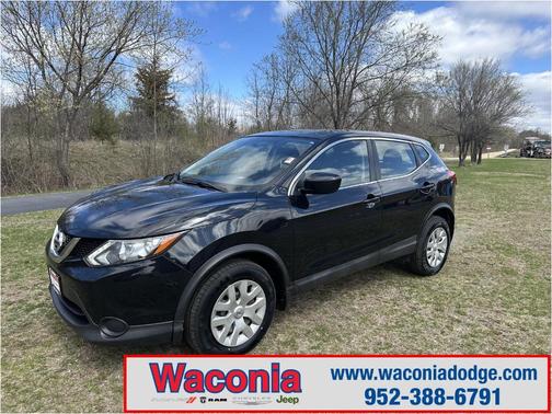 Magnetic Black 2018 Nissan Rogue Sport S
