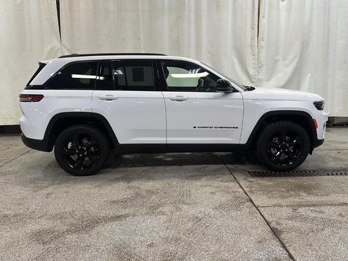 2023 Jeep Grand Cherokee Altitude