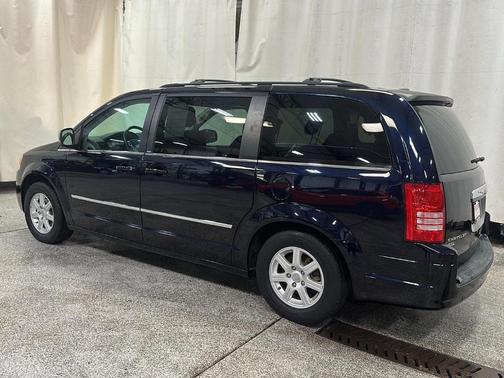 2010 Chrysler Town & Country Touring Plus
