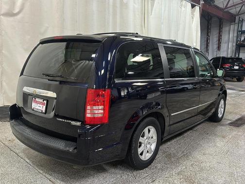 2010 Chrysler Town & Country Touring Plus