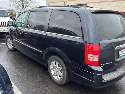 2010 Chrysler Town & Country Touring Plus