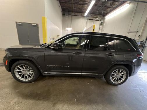 2025 Jeep Grand Cherokee Summit