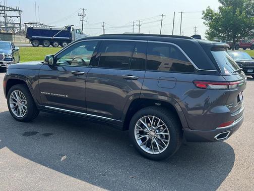 2025 Jeep Grand Cherokee Summit