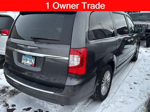 2016 Chrysler Town & Country Touring-L