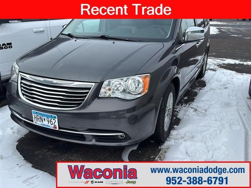 2016 Chrysler Town & Country Touring-L