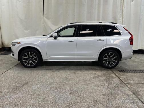 2019 Volvo XC90 T6 Momentum