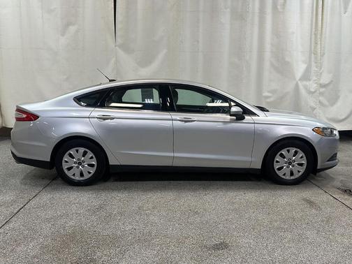 2013 Ford Fusion S