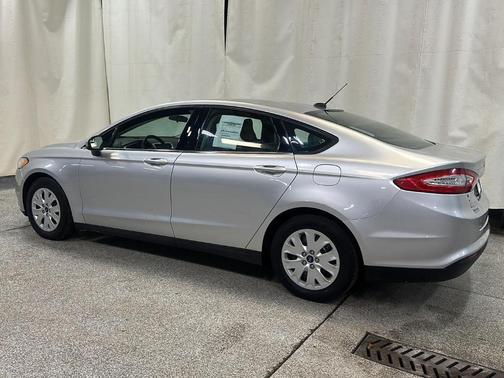 2013 Ford Fusion S