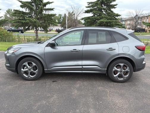 Carbonized Gray Metallic 2024 Ford Escape ST-Line