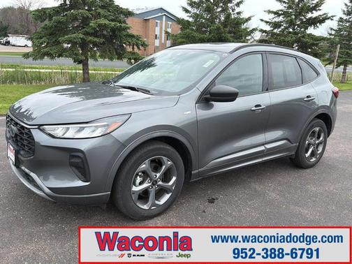 Carbonized Gray Metallic 2024 Ford Escape ST-Line