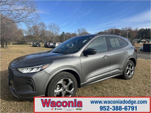 Carbonized Gray Metallic 2024 Ford Escape ST-Line