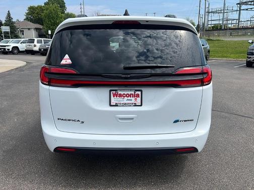 2025 Chrysler Pacifica Hybrid Select