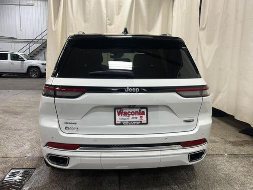 2022 Jeep Grand Cherokee Summit