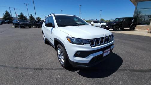 2024 Jeep Compass Latitude Lux