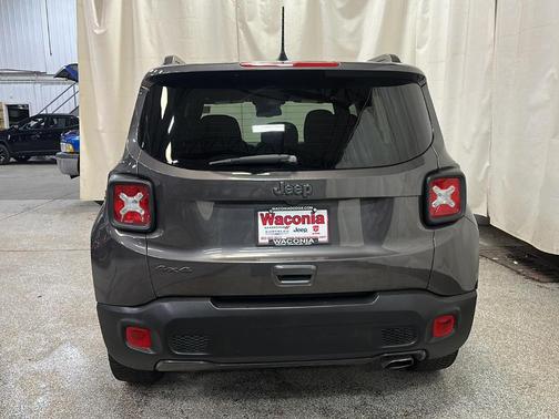 Granite Crystal Clearcoat Metallic 2021 Jeep Renegade Latitude