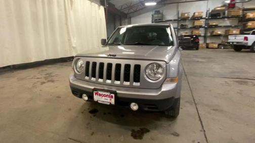 Photo 4 of 36 of 2015 Jeep Patriot Altitude