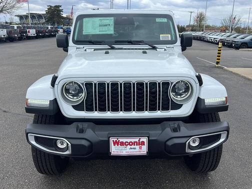 Bright White Clearcoat 2026 Jeep Wrangler Sahara