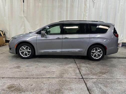 2019 Chrysler Pacifica Touring-L Plus