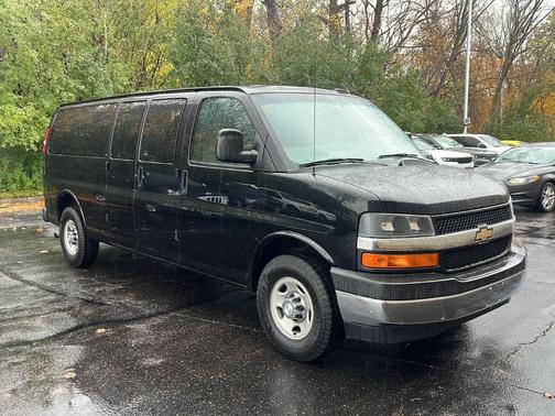 2017 Chevrolet Express 3500 LT
