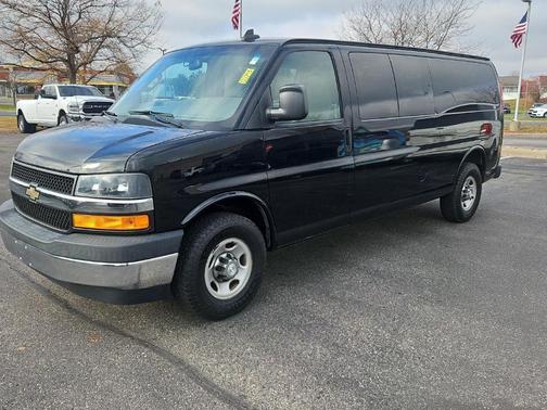 2017 Chevrolet Express 3500 LT