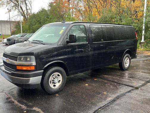 2017 Chevrolet Express 3500 LT