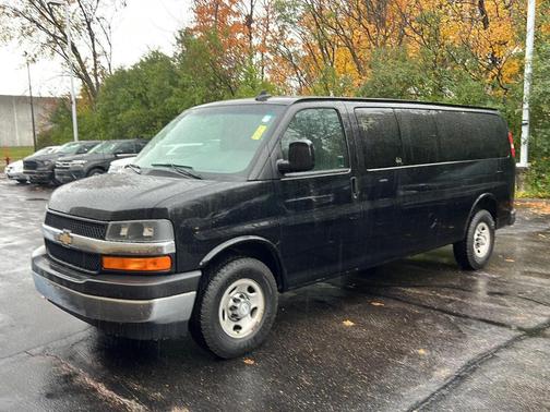 2017 Chevrolet Express 3500 LT