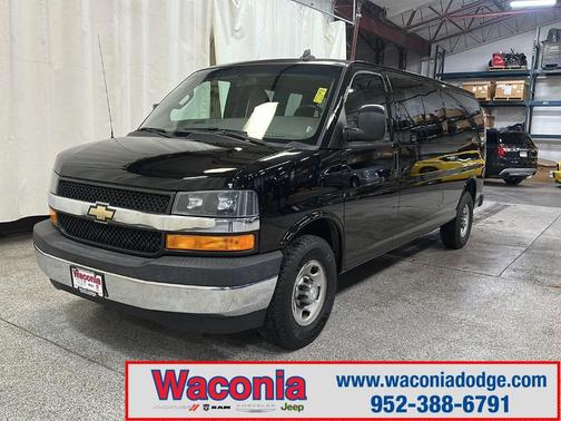 2017 Chevrolet Express 3500 LT